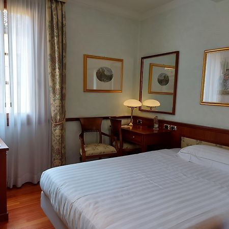 Phi Hotel Dei Medaglioni Correggio Exterior photo
