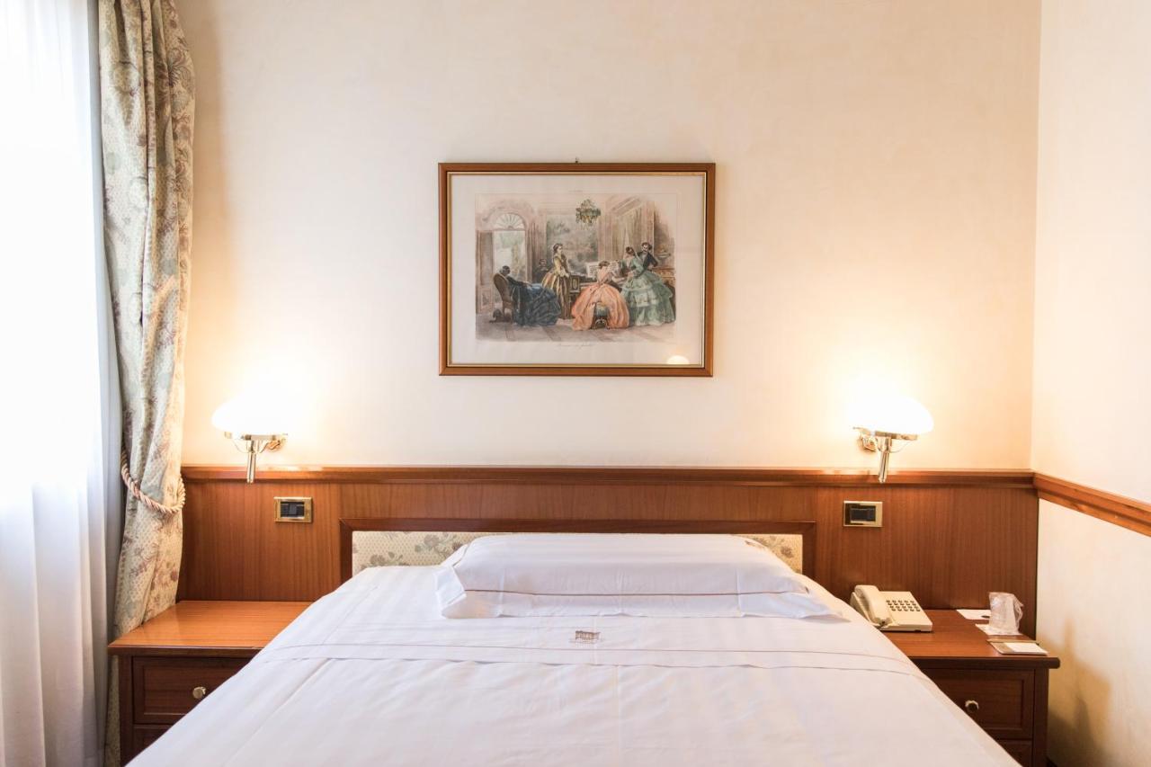 Phi Hotel Dei Medaglioni Correggio Exterior photo