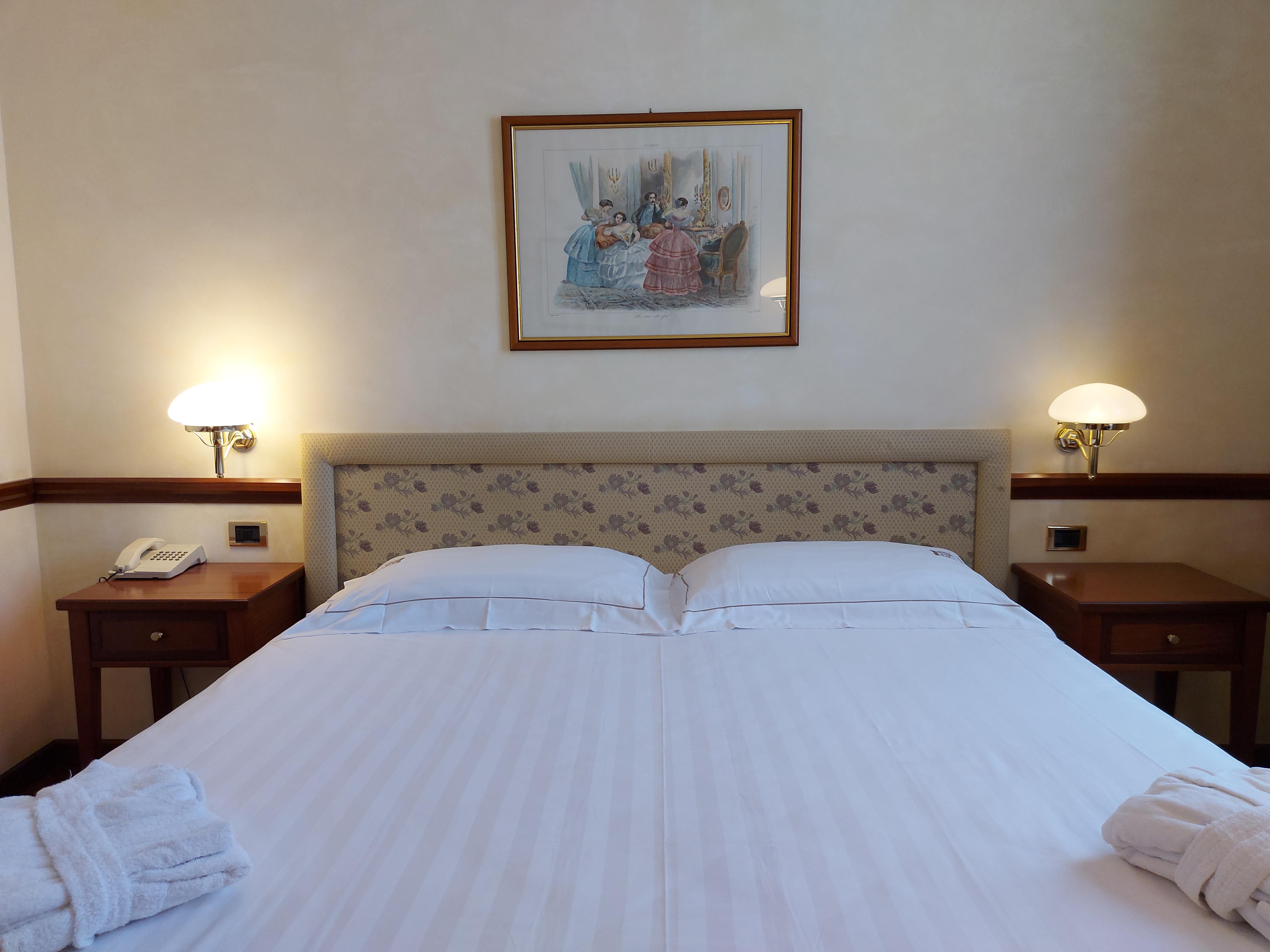 Phi Hotel Dei Medaglioni Correggio Exterior photo
