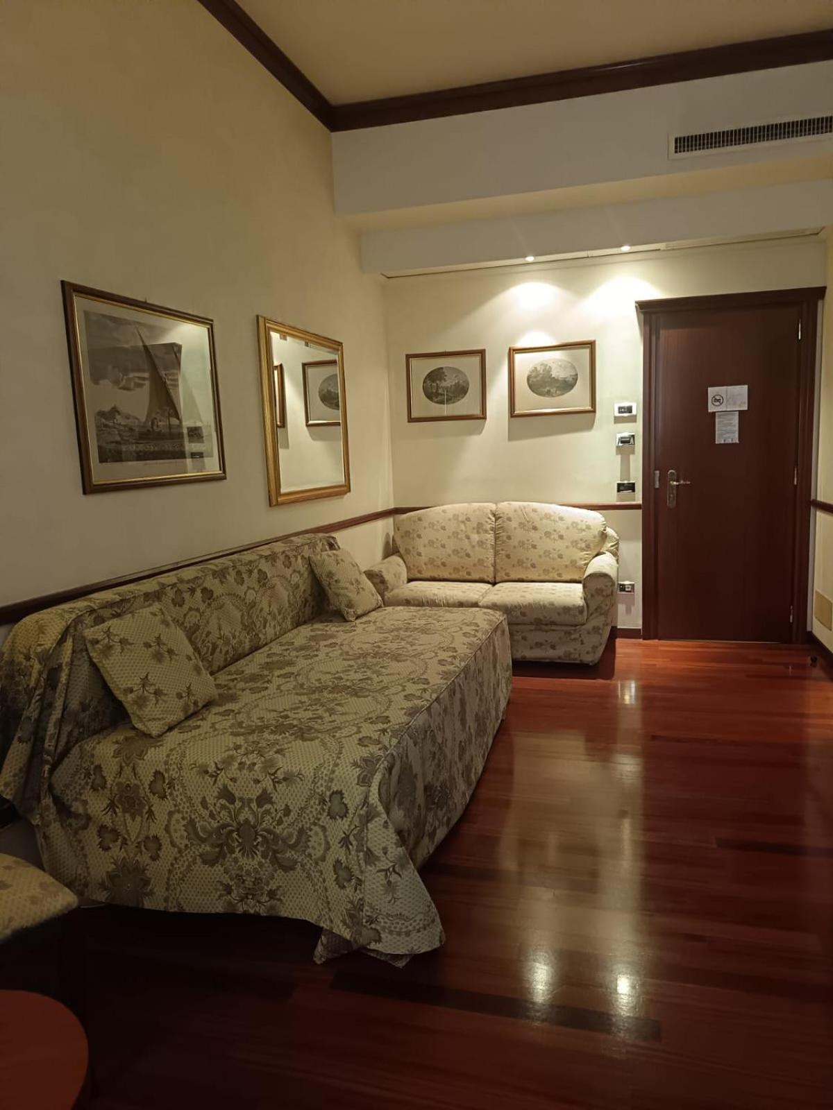 Phi Hotel Dei Medaglioni Correggio Exterior photo